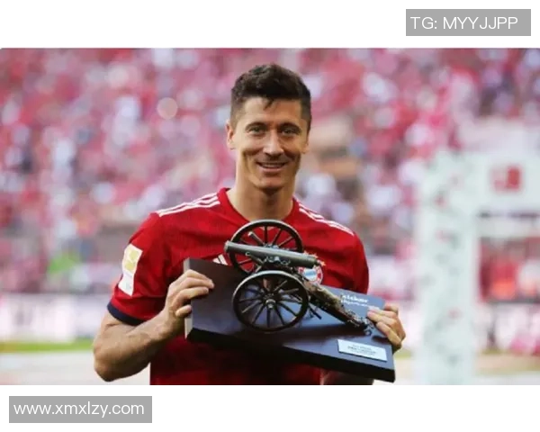 描绘足球巨星莱万的精彩瞬间与辉煌成就的艺术之旅