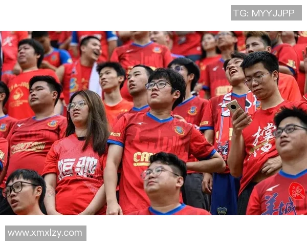 足球明星罚点失手引发热议球迷心碎瞬间成焦点